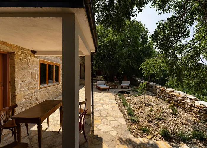 Pueblo Karin * Gornji Karin