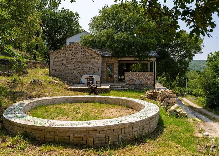 Apartamento Pueblo Karin Gornji Karin